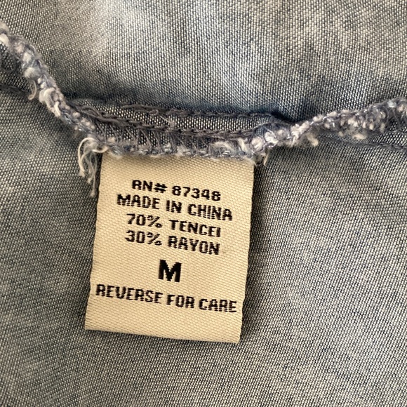 Blue Floral Button Down Sleeveless Shirt - Picture 7 of 10